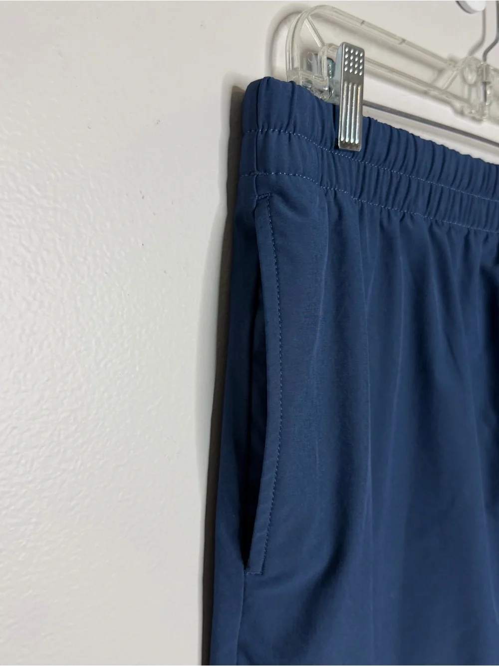 Banana Republic Elastic Waist Hybrid Short Niagara Navy Men’s Large